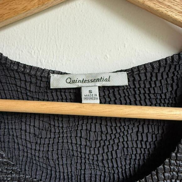 Quintessential Black Textured Stretch Tank Top S - Picture 2 of 8